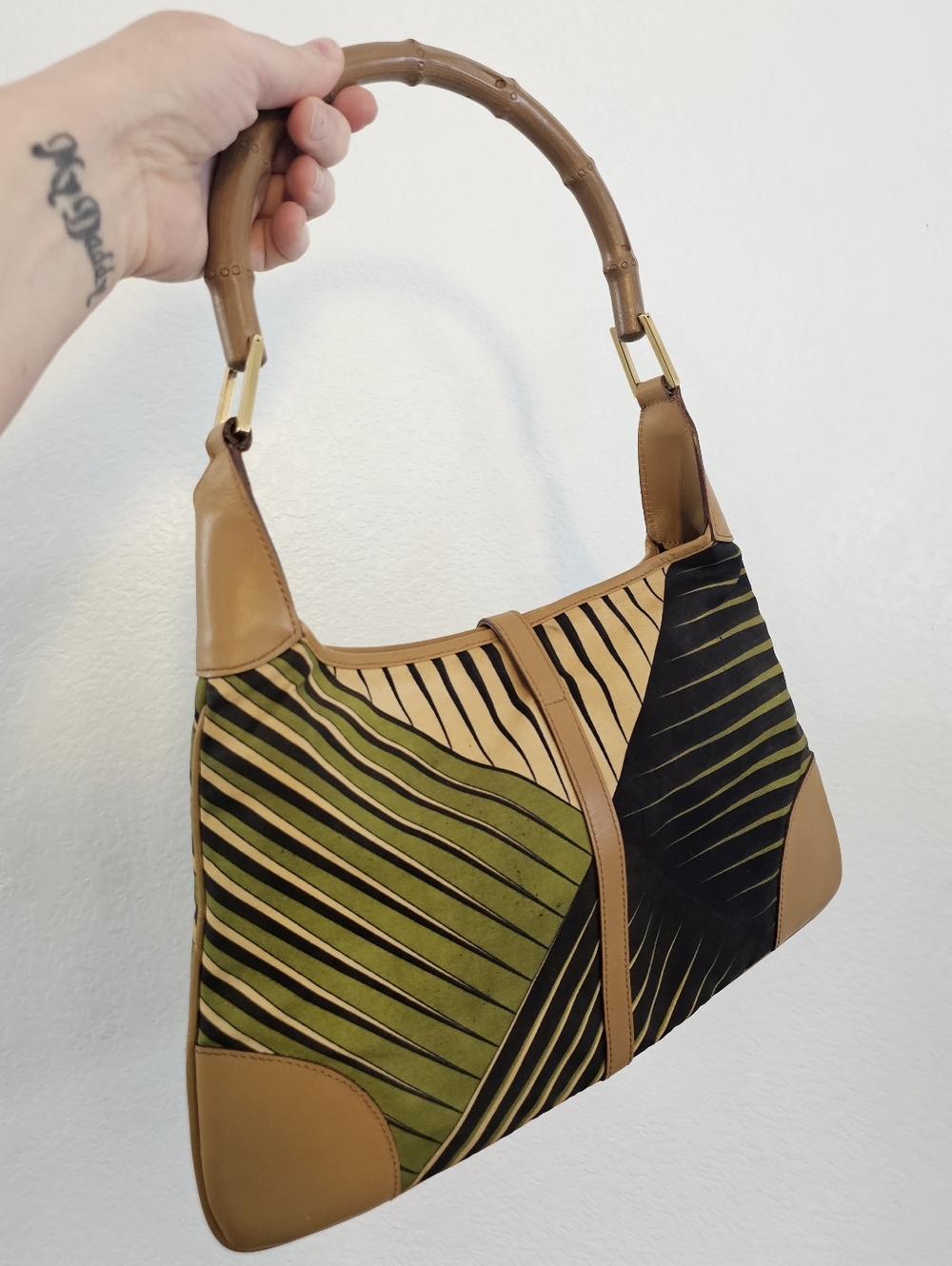 ๐ฃ HOST PICK ๐ฃ Vintage Gucci Satin Bamboo Jackie O Shoulder Bag ๐ฅ RARE ๐ฅ - Picture 5 of 16